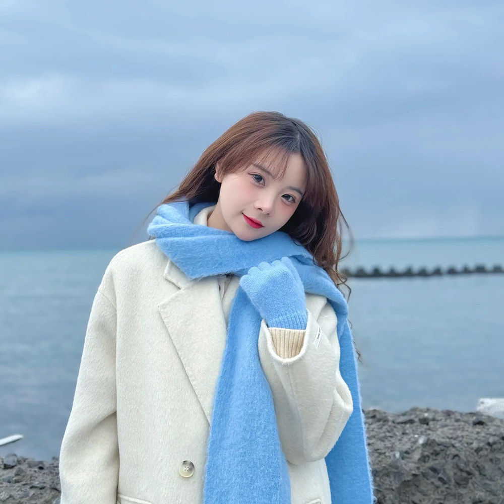 秋冬季节女士高级感围巾百搭仿羊绒防寒纯色简约保暖围脖防寒披肩