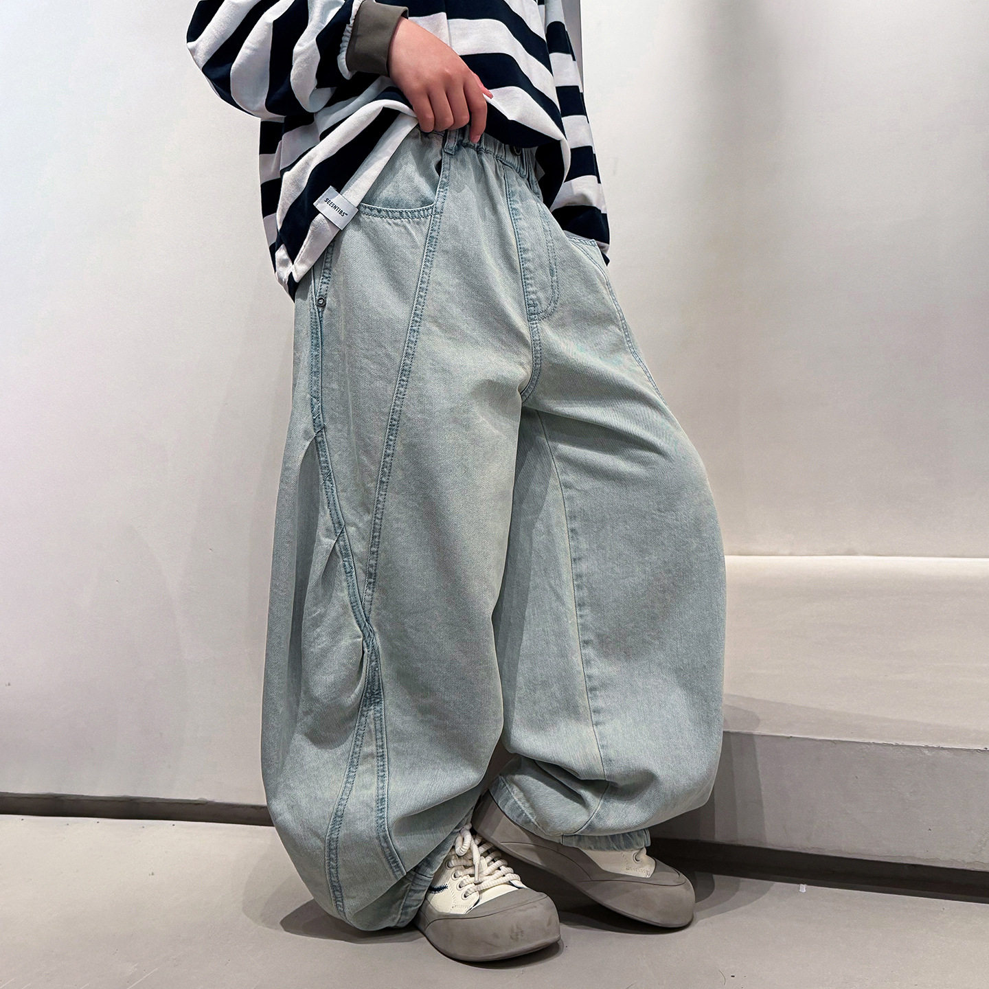 波拉童装痞帅男童裤子夏季薄款2026夏装儿童夏款冰丝牛仔裤大童阔