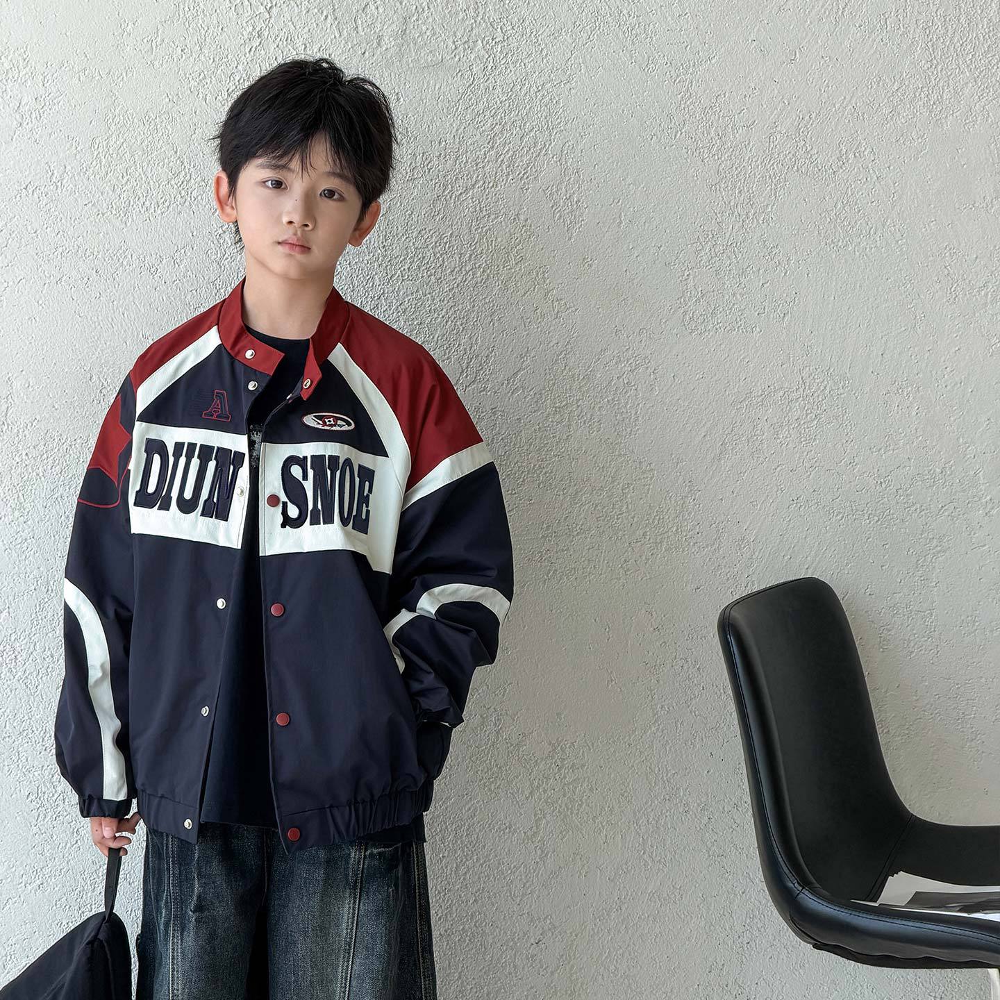 波拉童装男童外套春秋款2026秋装中大儿童春季冲锋衣春装男孩痞帅