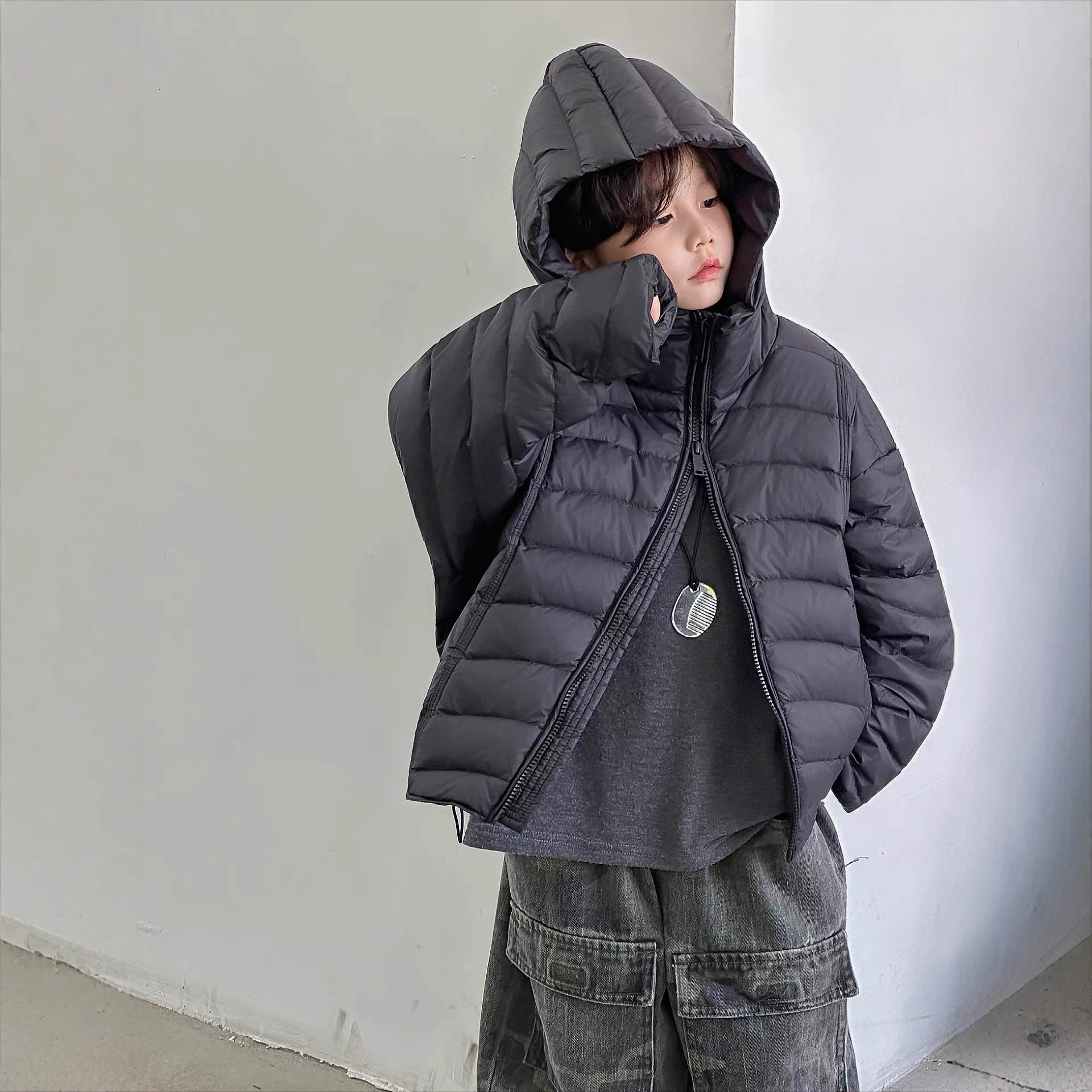 波拉童装秋冬新款儿童90白鸭绒连帽羽绒服男女童保暖轻薄中大童休