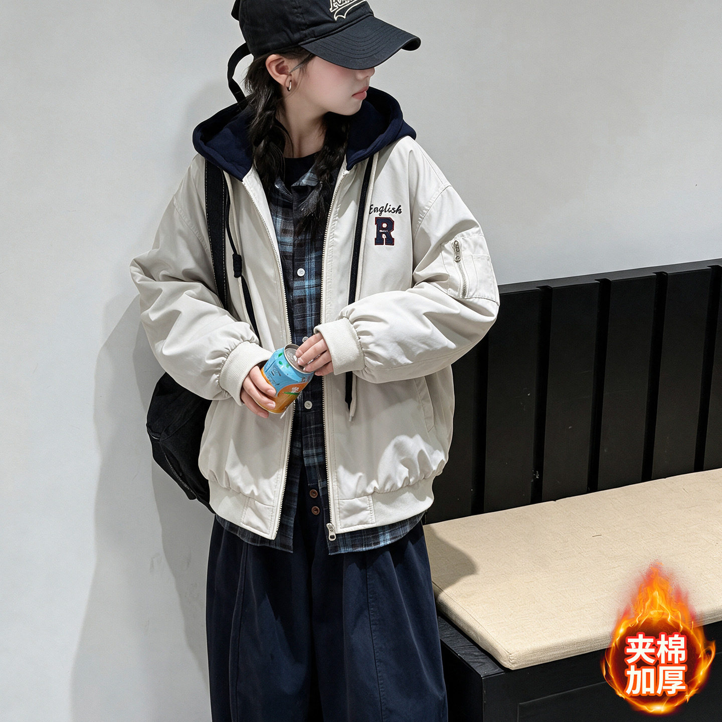 波拉童装女童夹棉加厚外套2026冬装冬装中大童帅气连帽运动夹克衫