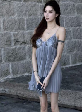 梦梦 MENGMENG｛灰色水晶 新款纯欲性感灰色水晶短款连衣裙}