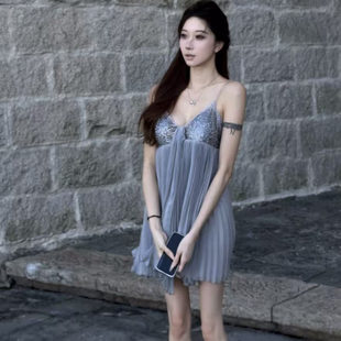 梦梦 MENGMENG｛灰色水晶 新款纯欲性感灰色水晶短款连衣裙}
