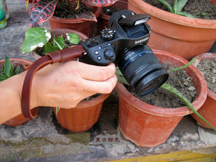 手作头层牛皮单反照相机腕带真皮腕绳纯皮手带复古棕免压字母 包邮