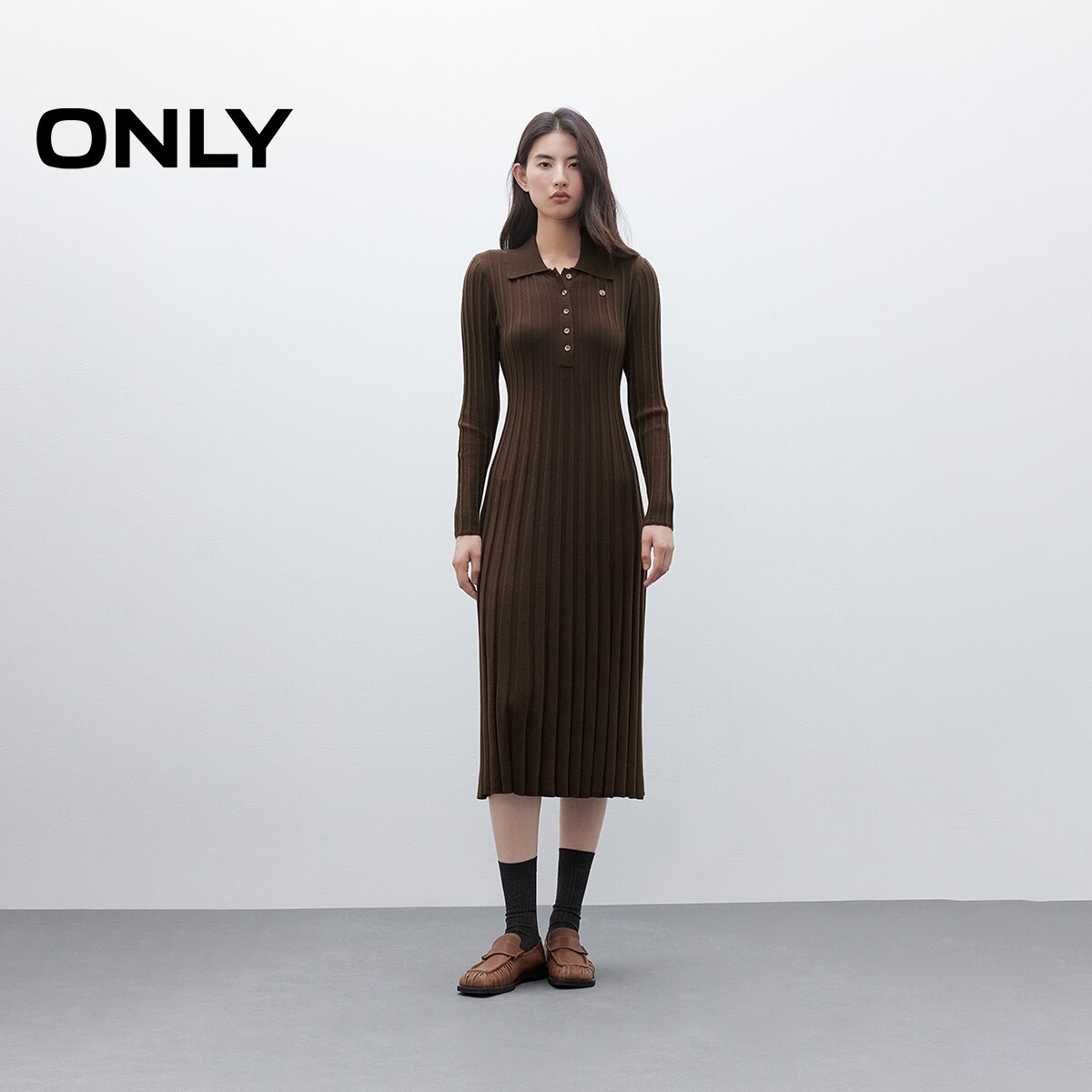 ONLY高智长袖正肩翻领针织连衣裙