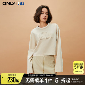 ONLY春季NBA联名款圆领印花短款长袖卫衣女|12349S015