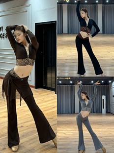 烁拉丁舞服长袖v领短上衣喇叭裤棕豹纹黑玫瑰灰色练舞表演套装女
