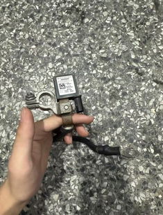奔驰C级205C200LC260L电瓶负极线电瓶负极传感器 负极电流传感器