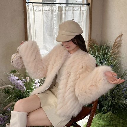 MISSZHANG蝴蝶结狐狸毛皮草外套女款冬季新款氛围感车条毛毛大衣