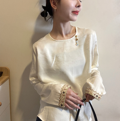 欧洲站2026春季圆领挂件装饰国风素雅提花缎面衫衣新中式刺绣衬衫