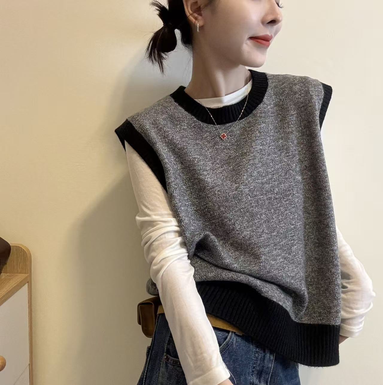 欧洲站2026秋季韩版圆领无袖拼色套头宽松叠穿针织衫背心马甲女潮