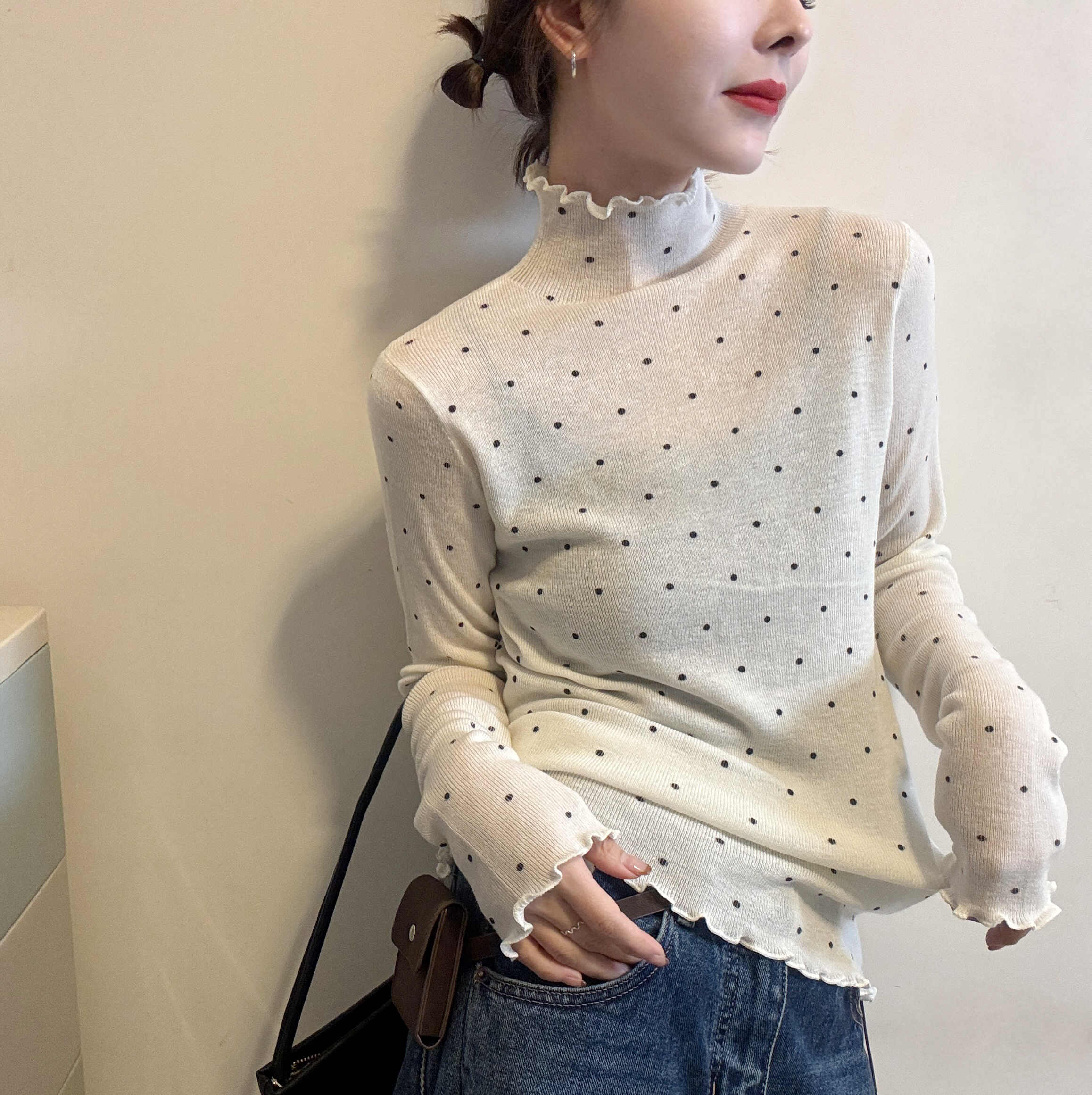 欧洲站2025秋冬名媛风木耳边高领弹力修身长袖波点印花打底针织衫