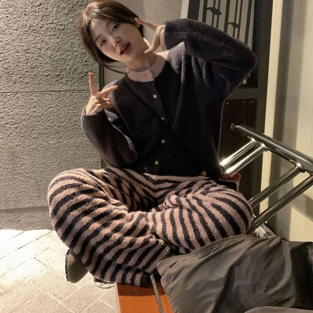 网红ins拼接睡衣女冬季新款加厚珊瑚绒开衫外穿半边绒家居服套装