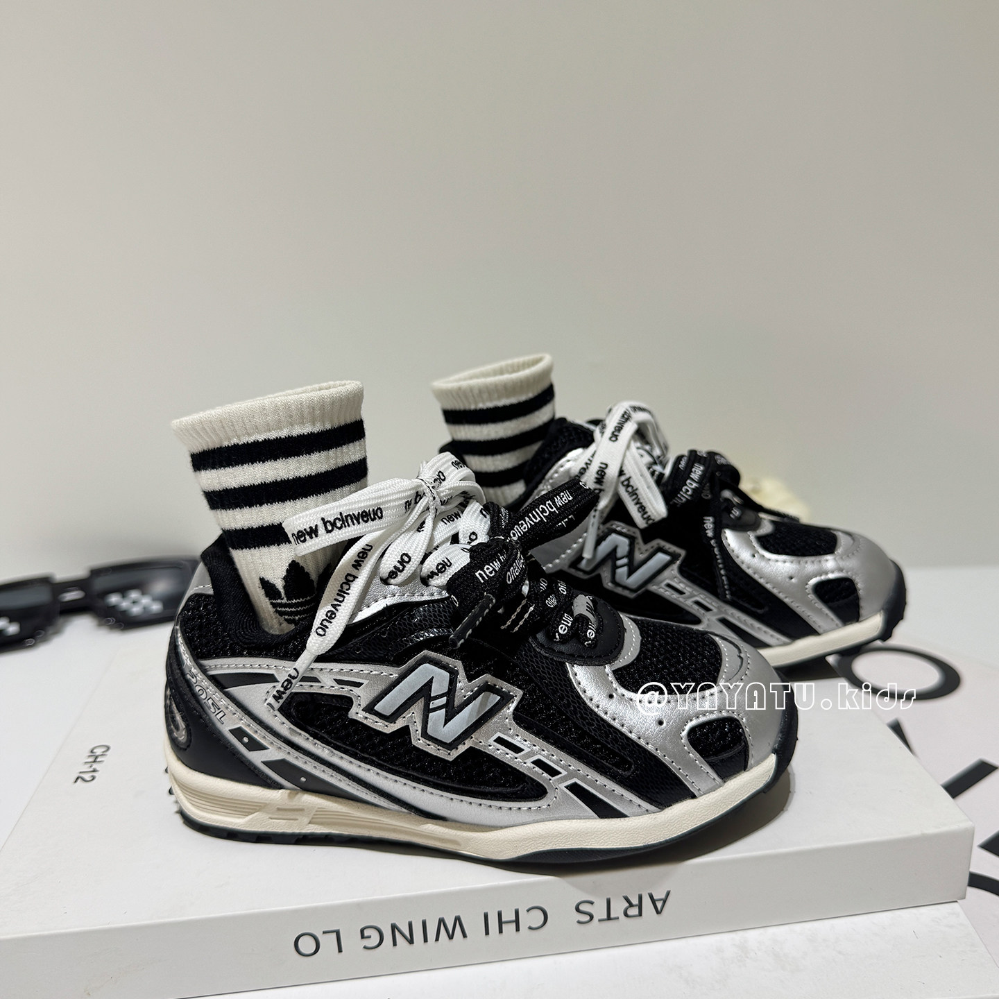 儿童复古百搭运动鞋男女童轻便秋季休闲鞋中大童软底网面跑步鞋