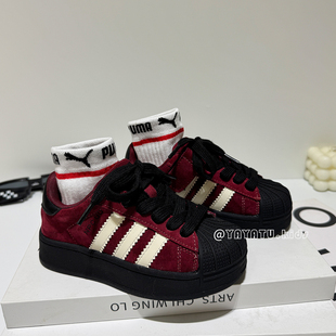 草莓红儿童鞋子板鞋真皮潮牌春秋新款男女童软底运动鞋贝壳头防滑