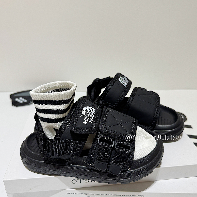 黑色男童鞋子凉鞋2025夏季新款儿童休闲运动鞋女童防滑软底沙滩鞋