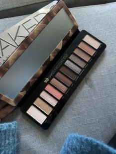 海淘亏清衰败城市12色眼影盘哑光珠光持久易上色NAKED2/RELOADED