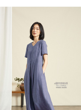 20226亚麻夏季大码连衣裙V领短袖显瘦胖妹妹过膝藏肚文艺纯色长裙