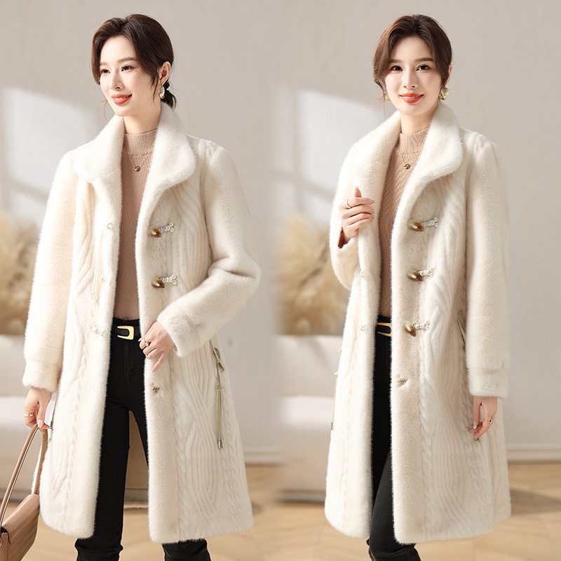 中年妈妈仿水貂绒皮毛一体大衣女2025冬装新款阔太太中长保暖外套