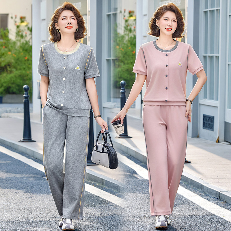 中年妈妈时尚洋气短袖上衣两件套女2026夏装新款阔太太运动服套装