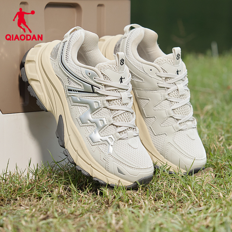 乔丹女子厚底户外休闲鞋