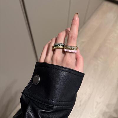 VSCH 方格菱形满钻字母戒指潮流情侣生日礼物