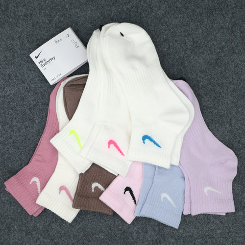 耐克男女同款中短筒多色Nike运动