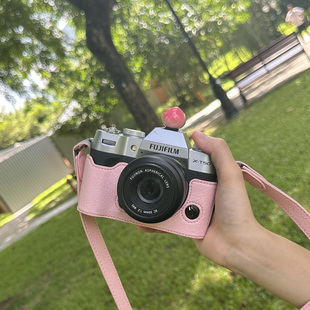 适用富士XS20XE5保护套XT30II相机套XT50XT5底座配件X100VI皮套粉