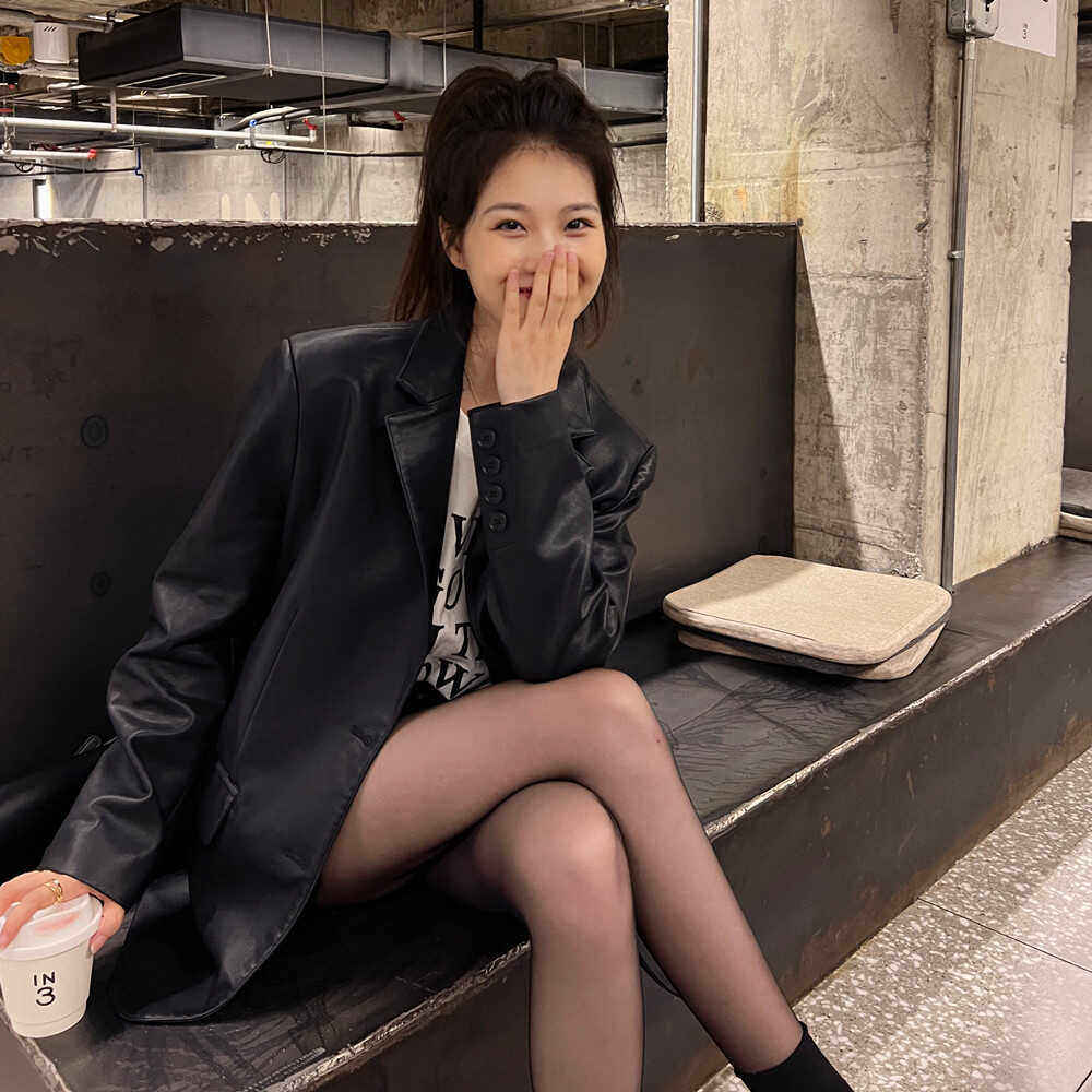 皮衣女黑色西装皮衣外套2025春季新款女装高级感机车皮夹克小个子