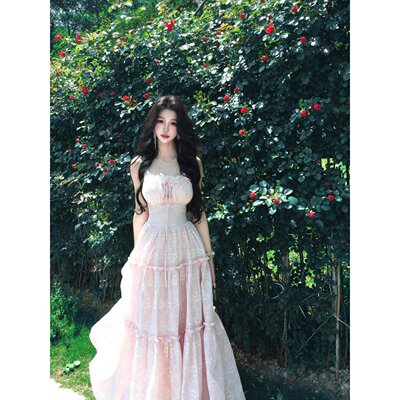 法式粉色吊带洋装女夏季