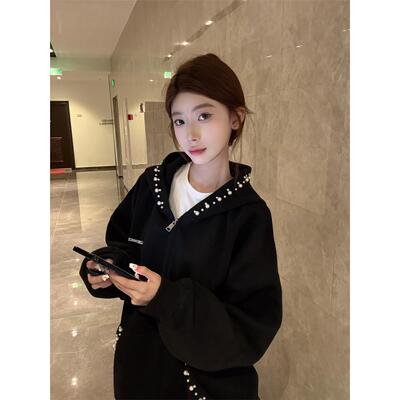 美式覆古珍珠字母刺绣连