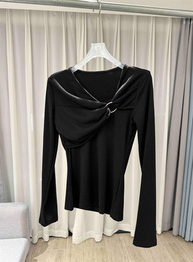 0MB.欧洲站新品法式扭结金属扣T恤打底衫不规则设计感修身上衣女
