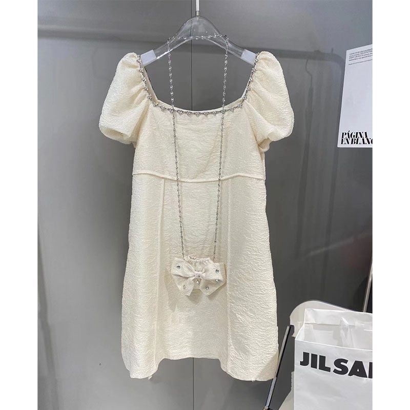 小众新款小众高级泡泡袖重工钻石裙子赫本风连衣裙女