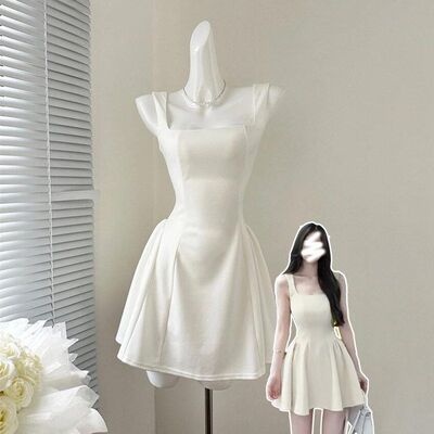 白色吊带连衣裙女夏2025新款小个子巨好看小众掐腰短裙白月光裙子