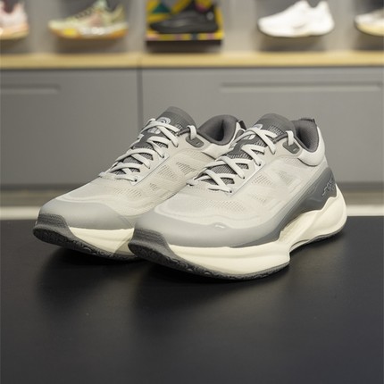 李宁正品SOFT COOL男子反光弹性运动回弹时尚百搭休闲鞋AGLU047-4