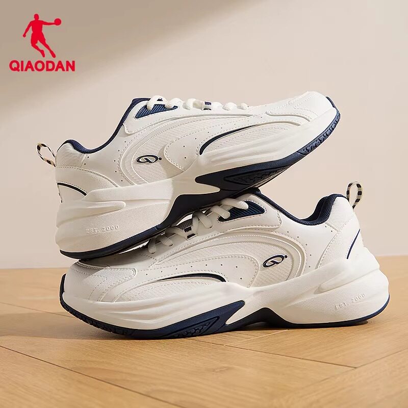 乔丹休闲鞋男皮面防水运动老爹鞋