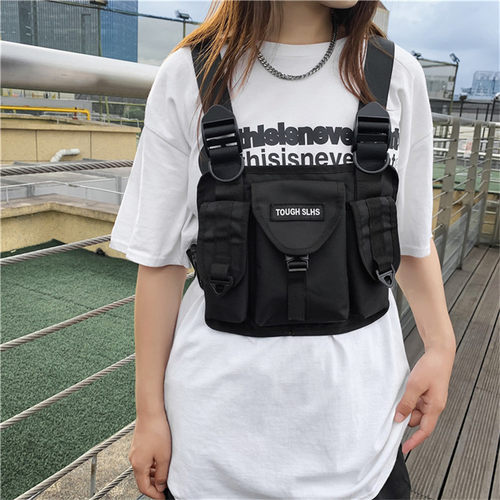 工装短款马甲潮流机能风背心胸包