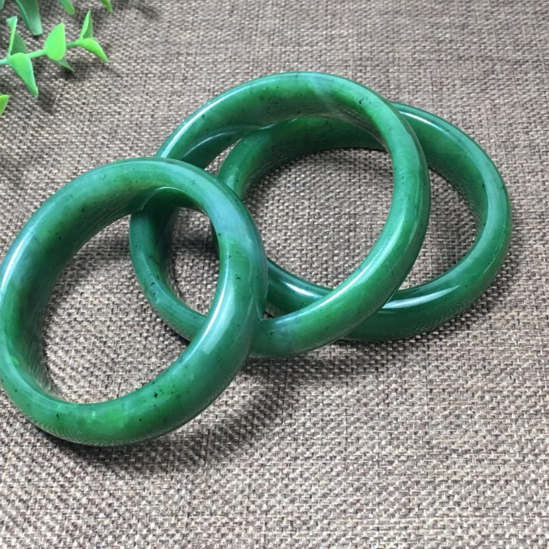 天然手镯女款附带证书新疆和田玉