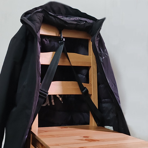 冬季服装内置背带加装可拆卸出游