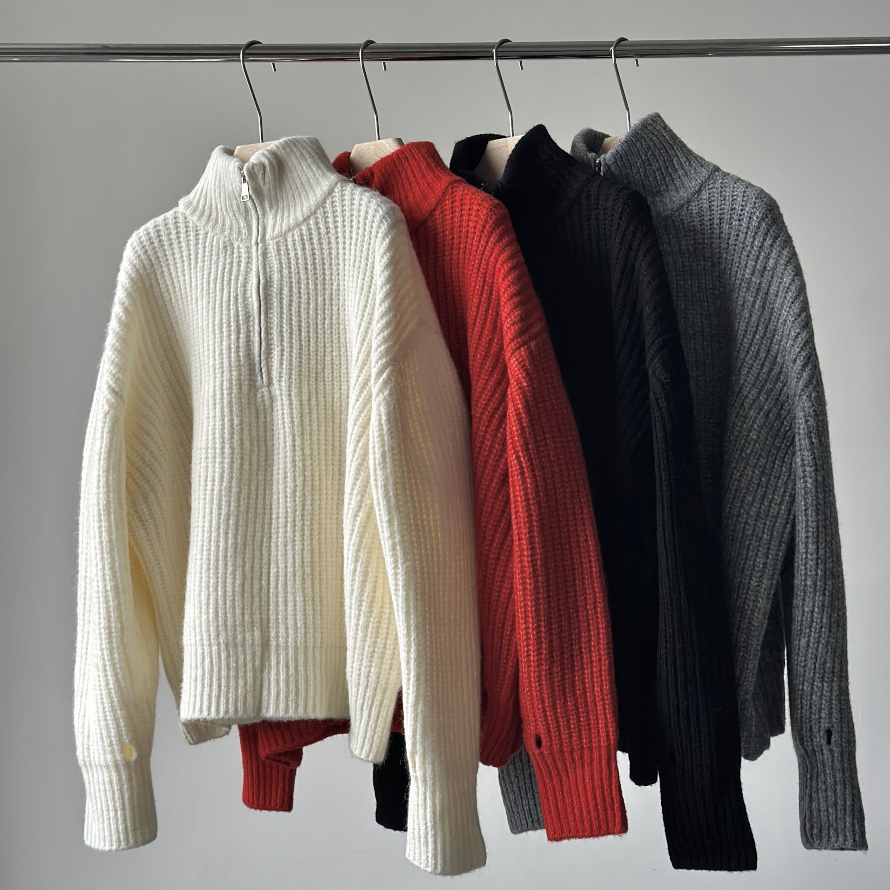 Vesca羊毛针织衫套头立领毛衣