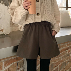 Solid color woollen pants with real price and real shot