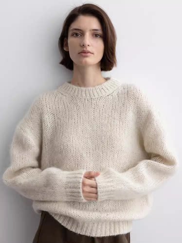 马海毛圆领针织毛衣