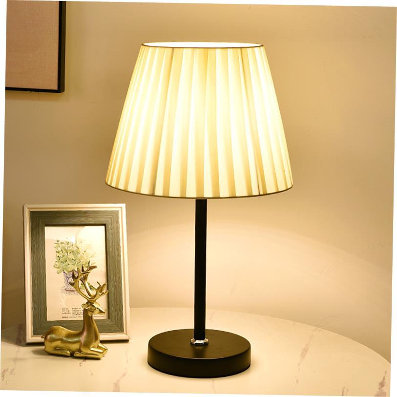 Warm Bedroom Bedside Lamp Eye Protection Romantic Table Lamp