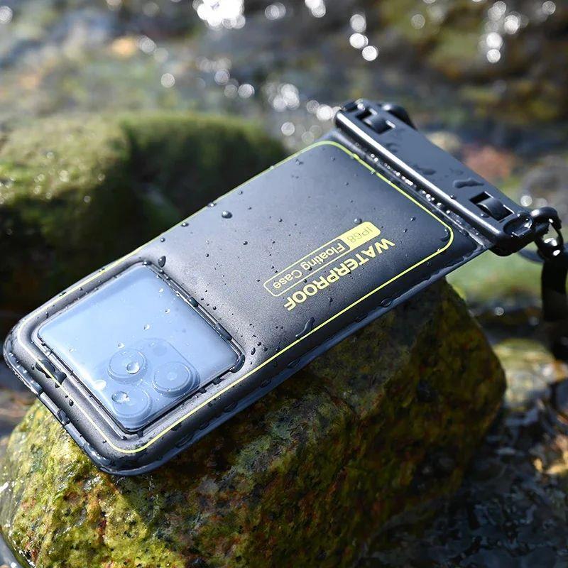 Sponges Float Waterproof Phone Pouch With Adjustable