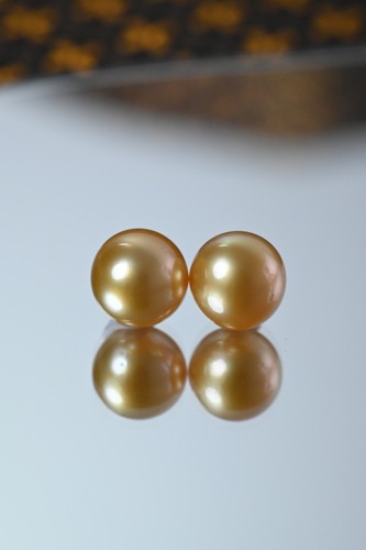 南洋浓金金珠9.0*9.0mm近正圆强光金豆定制耳饰耳钉天然海水珍珠