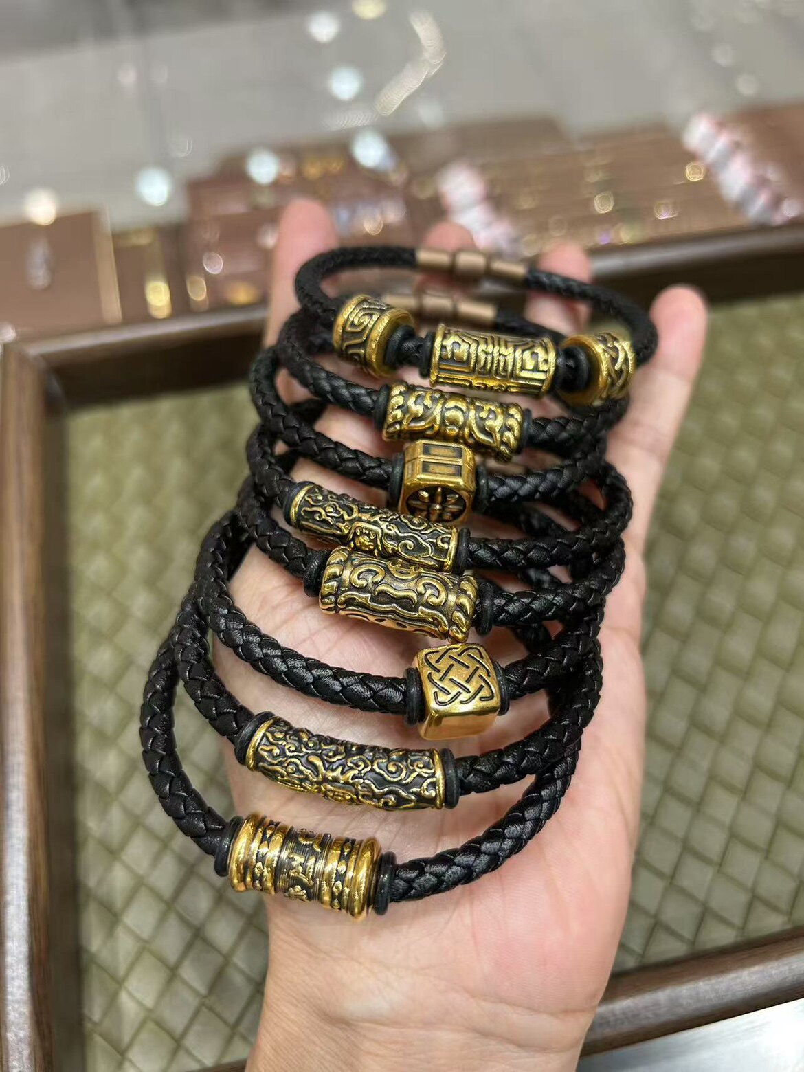 足金999黄金男士饕餮图腾转运珠手链黑金皮绳纯金本命年黄金手链