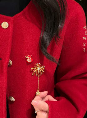 铜合金胸针 新年红色烟火胸针女款高端精致时尚胸花衣服别针配饰