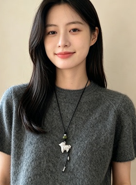 铜皮质项链 拉丝小羊吊坠项链女2026新款设计感小众毛衣链配饰潮