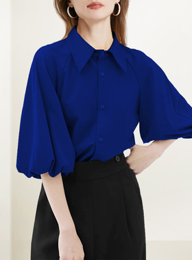 法式洋气复古克莱因蓝色衬衫女2026年夏新款宽松显瘦别致叠穿衬衣