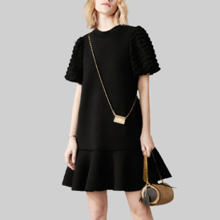 设计感荷叶边圆领休闲短裙潮 女装 黑色高级感连衣裙夏季 2026年新款